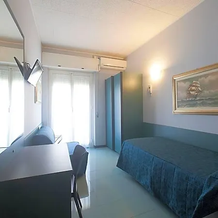 Tirreno Otel 3*