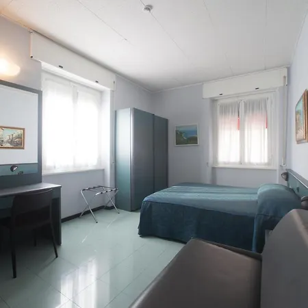 Tirreno Hotel Gênes